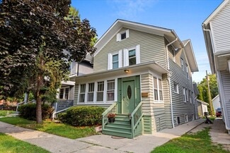 1117 Foster St Unit 1, Evanston, IL 60201