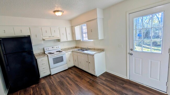 2751 Park Dale Dr, Nashville, TN 37217 - photo 2