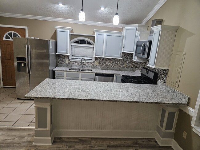 204 Brandywine Rd unit B, Savannah, GA 31405 - photo 4