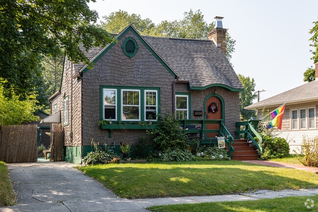 Some older homes in Haevers Corner incorporate unique architectural features.