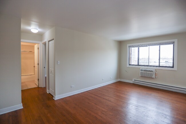 6011 N Winthrop Ave unit 311, Chicago, IL 60660 - photo 3