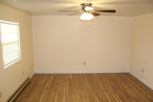 56 Saratoga Ct, Wilkes Barre, PA 18702 - photo 5