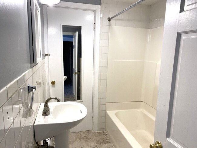 53 Jay St unit 2, North Attleboro, MA 02760 - photo 5