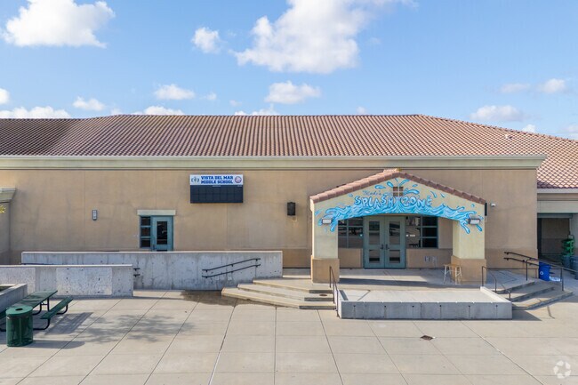 Vista Del Mar Middle School in San Clemente is a well-rated school that challenges students in preparation for high school.