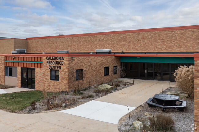 Duncan Lake Middle School, Entrance.