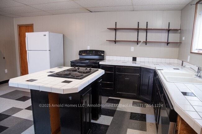 1024 W Trindle Rd unit 1, Mechanicsburg, PA 17055 - photo 5