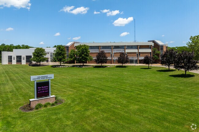 Kalamazoo Central High School has earned a B- from the Niche.com website.