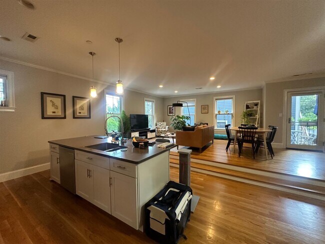 22 Linden Ave unit 2, Somerville, MA 02143 - photo 2