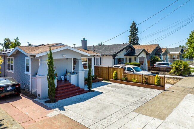 A row of beautiful Craftsmans in the Hegenberger neighborhood.