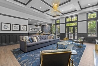 1 Avalon Dr, Milford, CT 06460