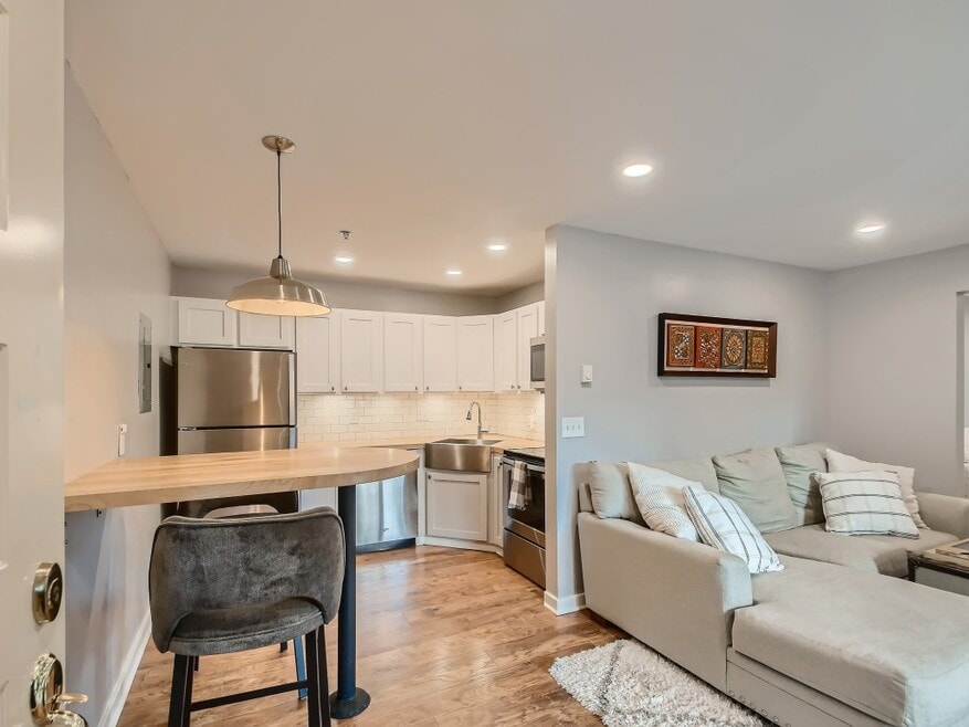 2100 Ridge Dr unit 21, St. Louis Park, MN 55416 - photo 1