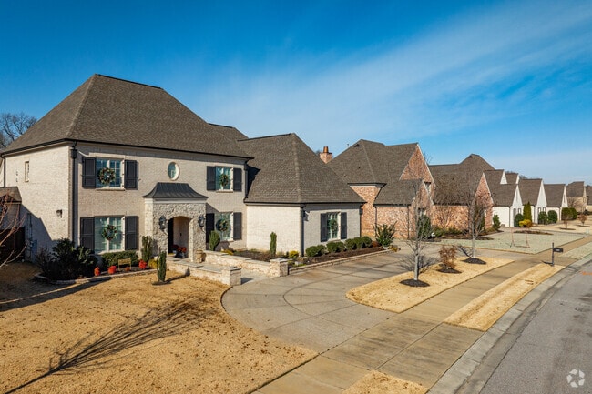 Collierville homes tend to feature well kept landscaping.