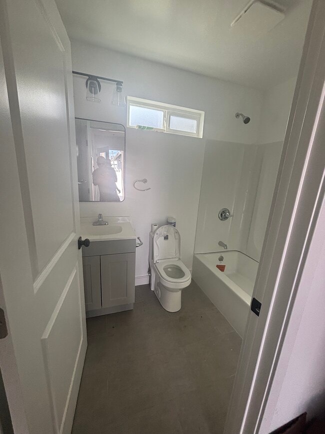 3006 S Palm Grove Ave unit 2, Los Angeles, CA 90016 - photo 5