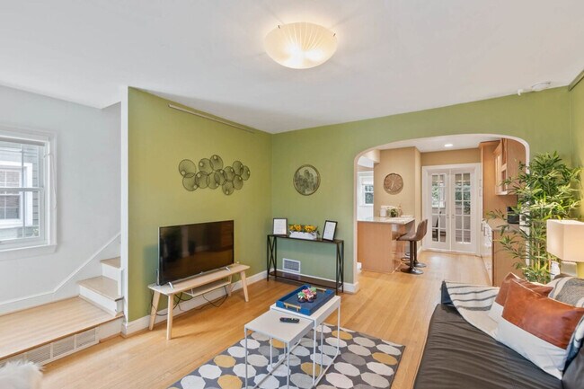 505 E Alexandria Ave unit ID1014270P, Alexandria, VA 22301 - photo 2