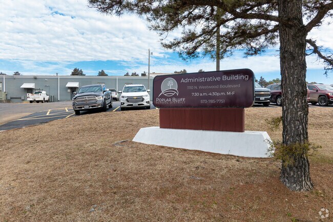 The Poplar Bluff School District carries a B rating on Niche.