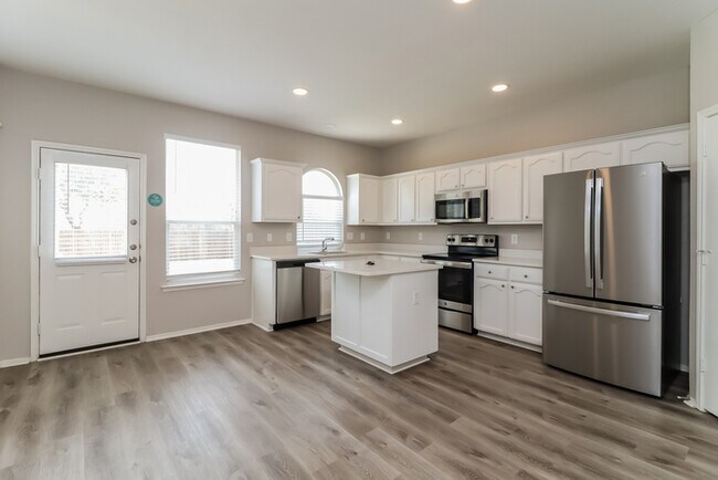 1025 Maidenhair Ln, Crowley, TX 76036 - photo 7