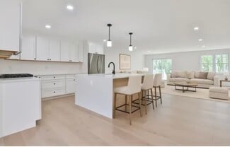 27 Autumn Ln Unit 23, Raymond, NH 03077