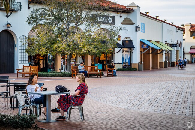 A couple of miles south of Coast District, the Outlets at San Clemente offer an array of clothing stores, plus restaurants and entertainment.