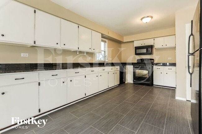 87 S 2nd Ave, Lombard, IL 60148 - photo 5