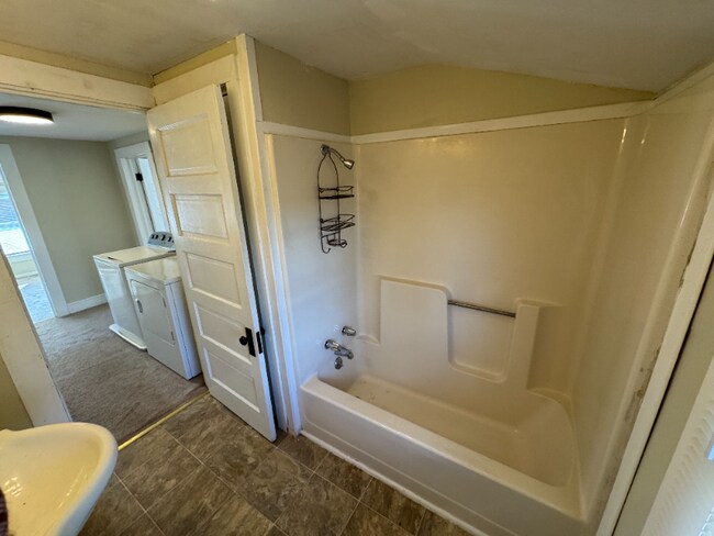 711 Kensington Ave unit B, North Wilkesboro, NC 28659 - photo 7