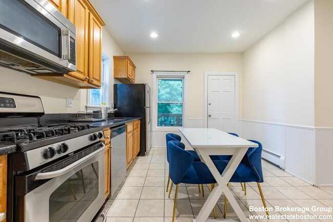 59-61-61 Hillside St unit 3, Boston, MA 02120 - photo 2