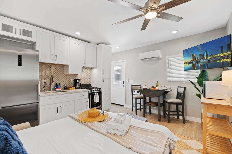 4744 Del Monte Ave unit ID1062714P, San Diego, CA 92107 - photo 1