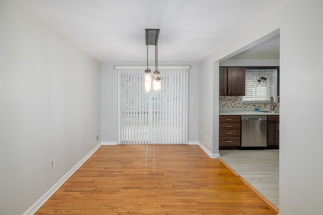 108 Preston Dr, Braddock, PA 15104 - photo 5