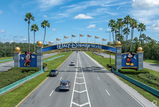 Magic Village is only 10 minutes from the greatest place on Earth, Walt Disney World.