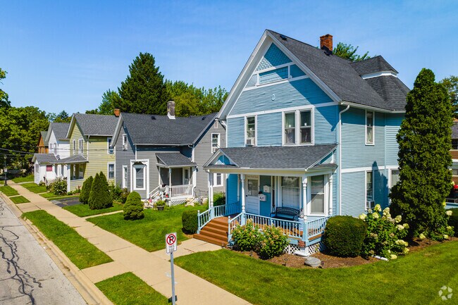 Cottages are one of the popular styles in Blackhawk.