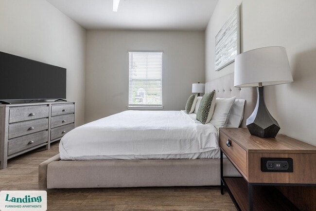 4902 Cosmos Cir unit 415, Wimauma, FL 33598 - photo 2