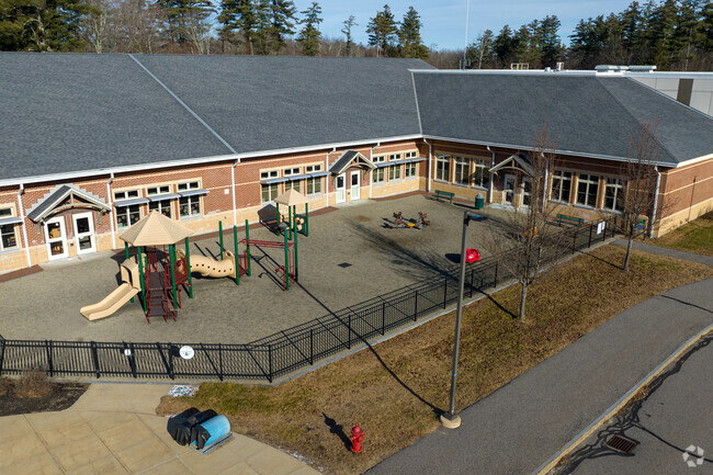 Idlehurst Elementary School is a public school in Strafford County.