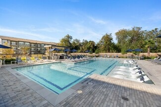 13611 Perry Rd, Houston, TX 77070