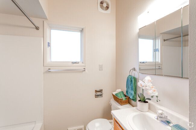 3BR, 1BA - 1,425 SF