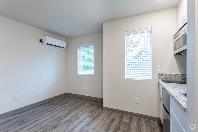 Studio Pointe Apartments, Portland, OR 97202 - photo 6