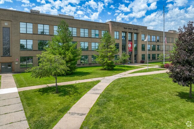 Rockford East High School serves the Rolling Green area and has a 17 to 1 student to teacher ratio.