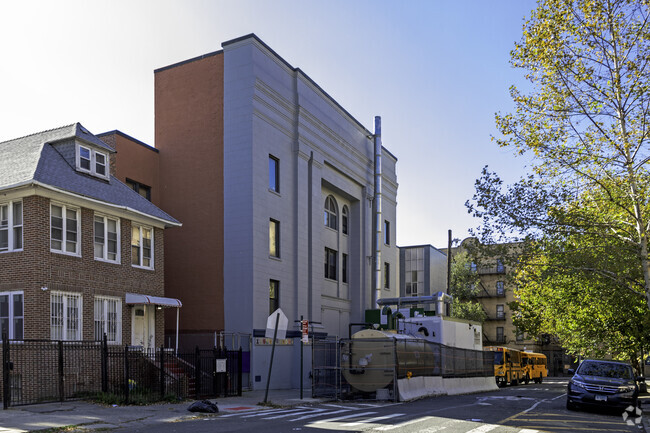 Luisa Pineiro Fuentes School of Science is a STEM school.