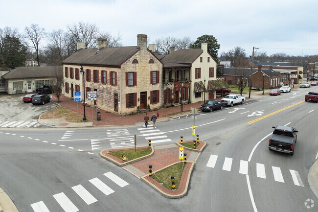 The Old Talbott Tavern has been serving the residents of Bardstown for decades.