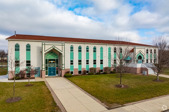 Main school building for Crescent Academy International.