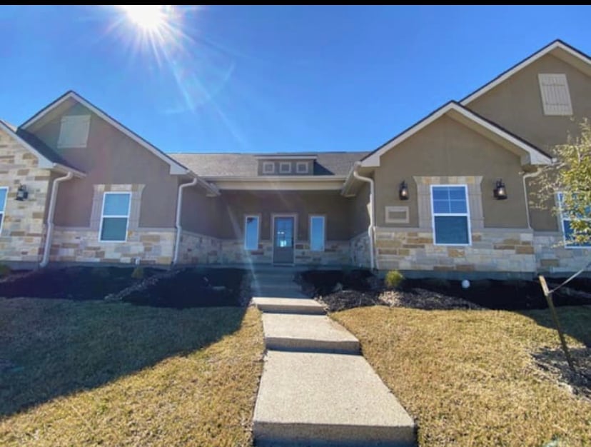 1761 Summit Crossing Ln unit 1761 Summit Crossing, College Station, TX 77845 - photo 1