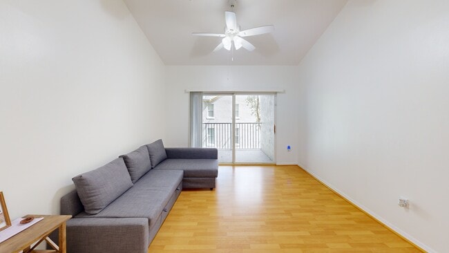 11133 SW 8th St unit 3069, Pembroke Pines, FL 33025 - photo 2