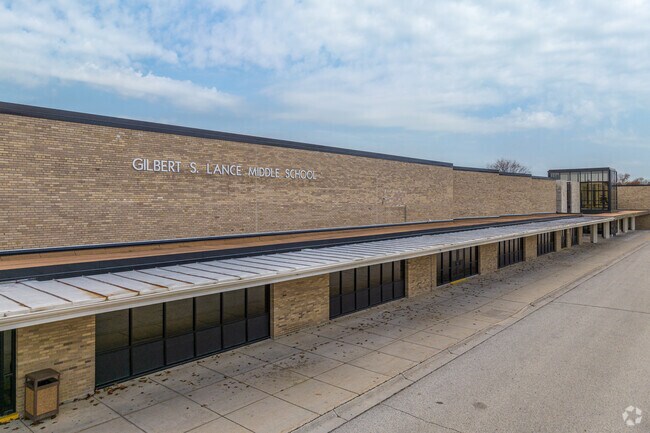 Lance Middle School serves 815 public school students in 6th grade through 8th grade.