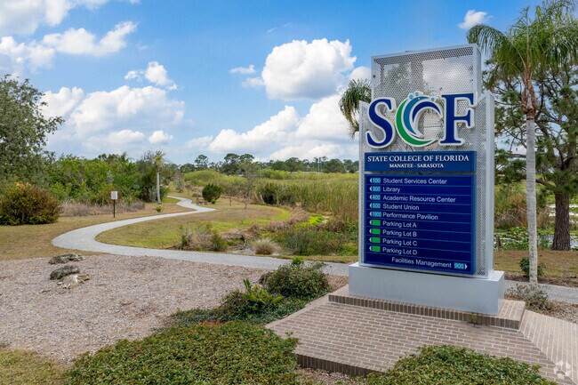 State College of Florida, Manatee-Sarasota has a satellite campus outside city limits.