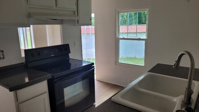 205-437 Holt Ave, Warner Robins, GA 31088 - photo 4