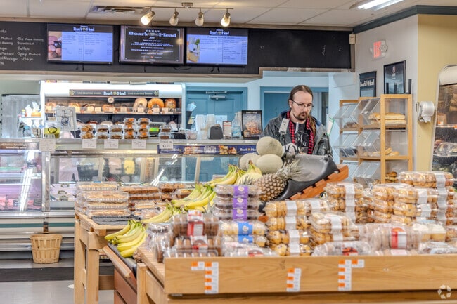 Hometown Market offers grocery and deli areas that you can enjoy in East Haddam.