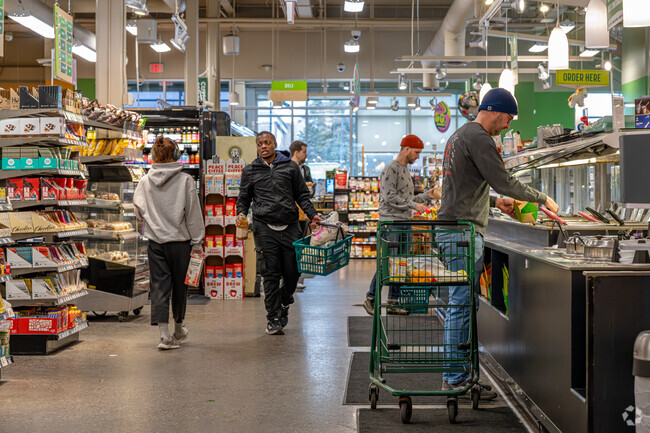 The Seward Community Co-op is the preferred grocery store for Kingfield residents.