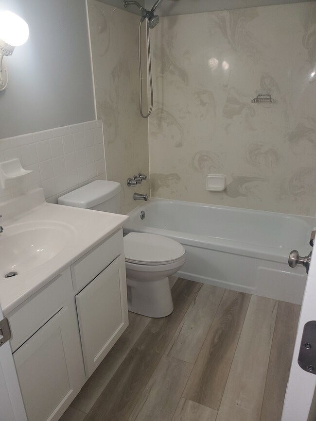 20 Eastgate Ave W, West Jefferson, OH 43162 - photo 4