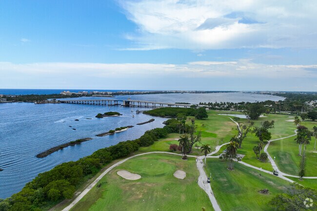 The Lake Worth Beach Golf Course is only a few blocks from the Mango Groves neighborhood.