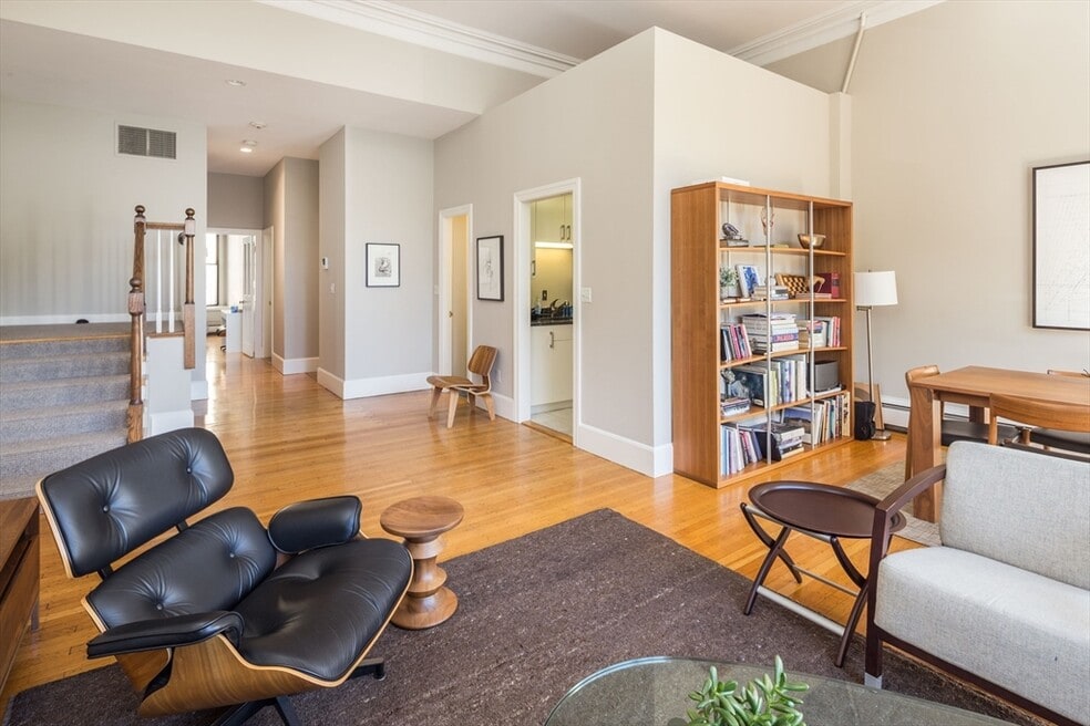 145 Arlington St unit 23, Boston, MA 02116 - photo 1