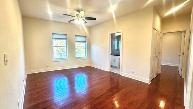 1147 W Lunt Ave unit 3, Chicago, IL 60626 - photo 3