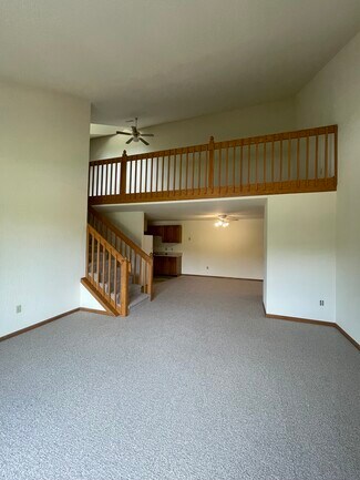 115-137 Chaffee Rd, Oconomowoc, WI 53066